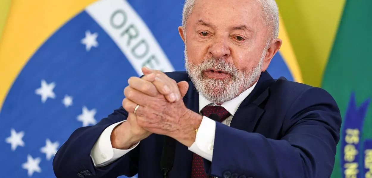 Brasília (DF) - 18/12/2025 - O presidente Luiz Inácio Lula da Silva dá entrevista coletiva durante café da manhã com jornalistas, no Palácio do Planalto 
