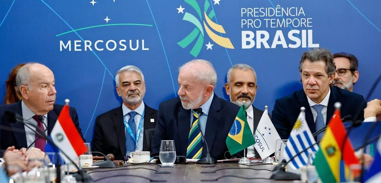 Presidente da República, Luiz Inácio Lula da Silva, sessão Plenária da Cúpula de Presidentes e Chefes de Delegação dos Estados Partes do Mercosul e dos Estados Associados. Belmond Hotel Cataratas, Foz do Iguaçu - PR.