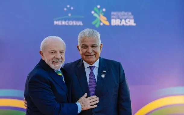 20/12/2025 - O presidente Luiz Inácio Lula da Silva e o presidente do Panamá, José Raúl Mulino, na cúpula do Mercosul, em Foz do Iguaçu-PR