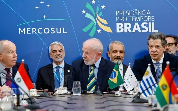 Presidente Lula durante sessão Plenária da Cúpula de Presidentes e Chefes de Delegação do Mercosul