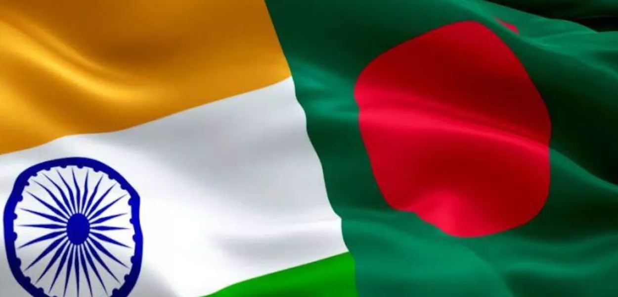 Bandeiras da Índia e de Bangladesh
