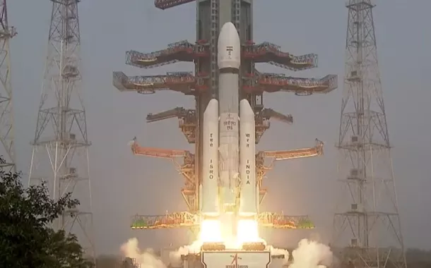 Índia coloca em órbita o maior satélite já lançado do país e avança no mercado espacial