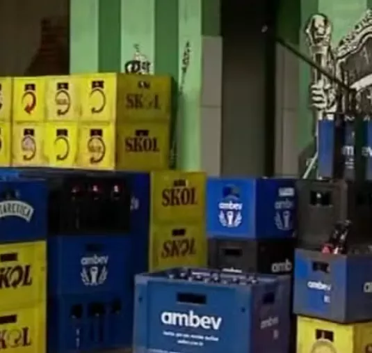 Polícia desarticula galpão de adulteração de cerveja em Santos