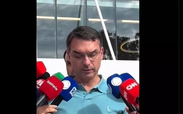 Em carta, Bolsonaro confirma pré-candidatura de Flávio à Presidência da República em 2026