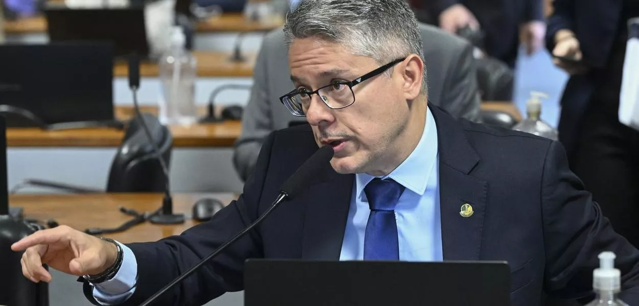 O senador Alessandro Vieira (MDB-SE)  - 17/12/2025