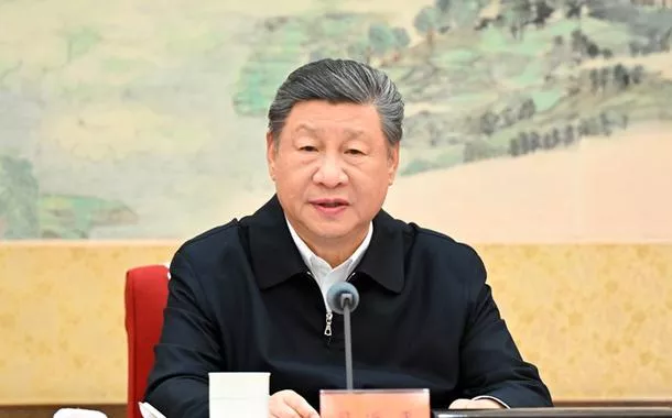 Reunião da liderança do PCCh enfatiza implementação da decisão de oito pontos sobre melhoria da conduta