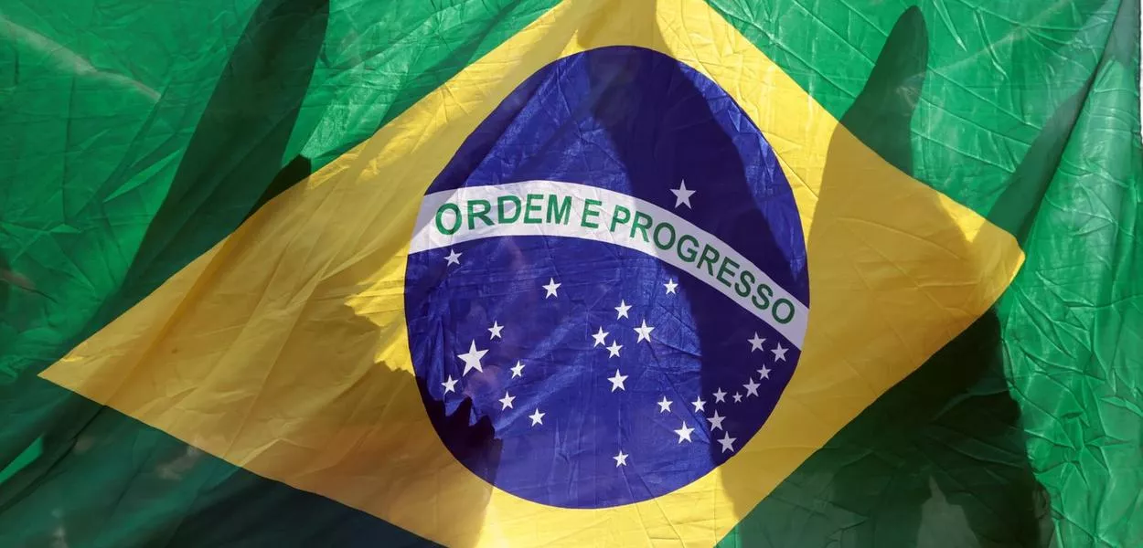 São Paulo (SP) - 21/09/2025 - Bandeira do Brasil durante ato contra a PEC da Anistia e da Blindagem, no MASP 