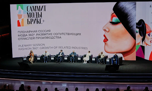 Semanas de Moda como Plataformas para Colaboração Internacional