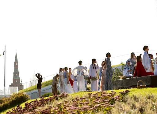 Semanas de Moda como Plataformas para Colaboração Internacional