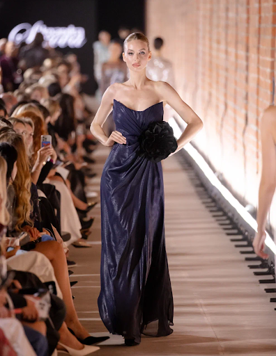 Guia da Semana de Moda de Moscou para se vestir perfeitamente para festas: Looks chiques, ousados ​​e inesquecíveis