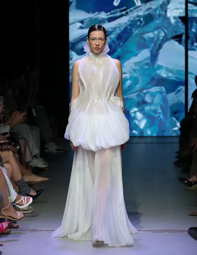 Guia da Semana de Moda de Moscou para se vestir perfeitamente para festas: Looks chiques, ousados ​​e inesquecíveis