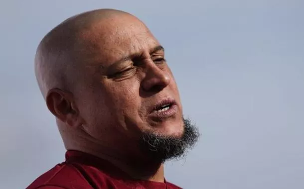 Pentacampeão Roberto Carlos tem complicações em cirurgia cardíaca