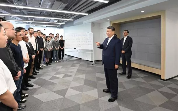 Liderança extraordinária: a governança do secretário-geral Xi Jinping em 2025