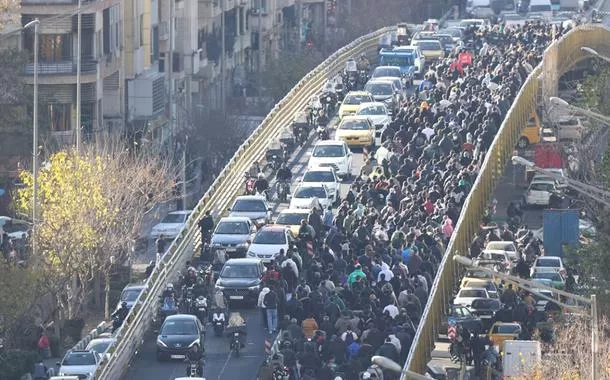 Irã sob cerco: crise interna, guerra híbrida e o retorno do imperialismo