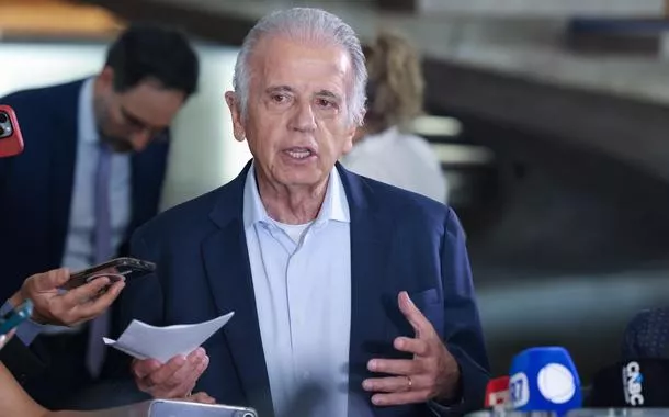 Brasília (DF) - 03/01/2026 – Ministro da Defesa, José Múcio, fala da invasão americana à Venezuela durante coletiva de imprensa