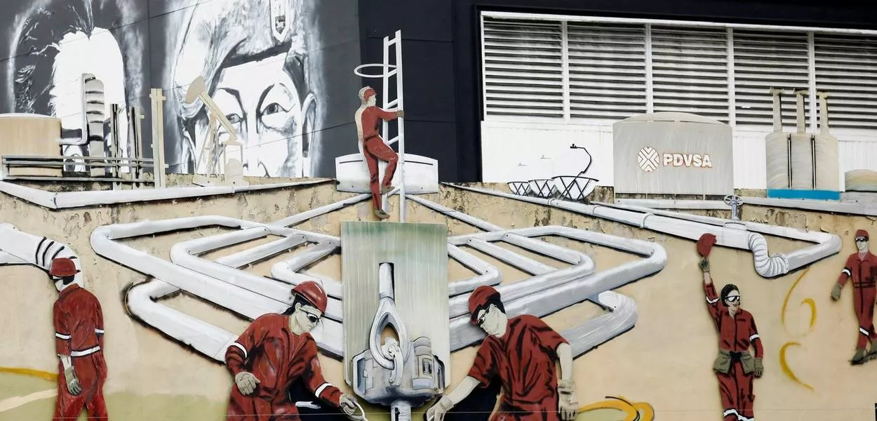 Mural perto da sede da PDVSA em Caracas - 14/05/2025