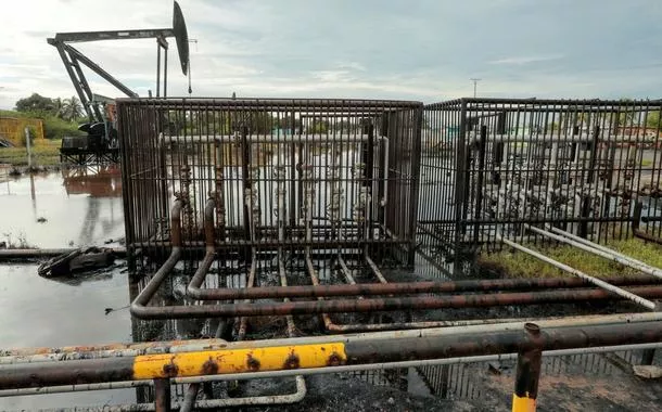 Petróleo fecha com alta de US$ 1 enquanto mercado avalia situação na Venezuela