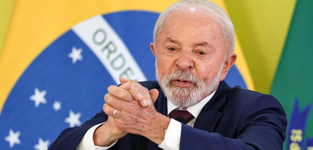 Brasília (DF) - 18/12/2025 - O presidente Luiz Inácio Lula da Silva dá entrevista coletiva durante café da manhã com jornalistas, no Palácio do Planalto 