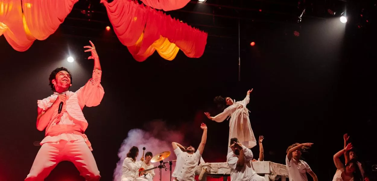 Premiado espetáculo “Os Irmãos Karamazov” retorna ao Rio em curta temporada no Teatro Carlos Gomes