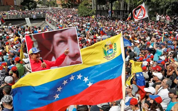 Nicolás Maduro, rosto de Hugo Chávez e um ato contra a interferência dos EUA na Venezuela
