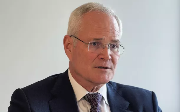 O CEO da Exxon Mobil, Darren Woods, participa de uma entrevista com a Reuters em São Paulo, em 7 de novembro de 2025.