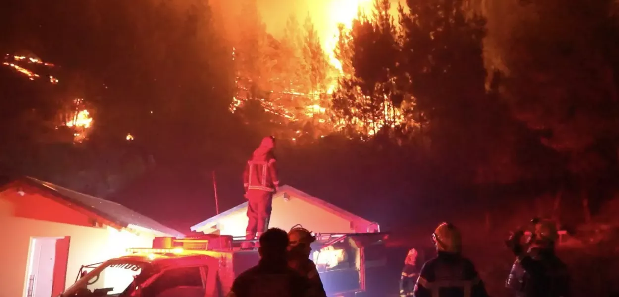 Incêndio florestal na Patagônia
