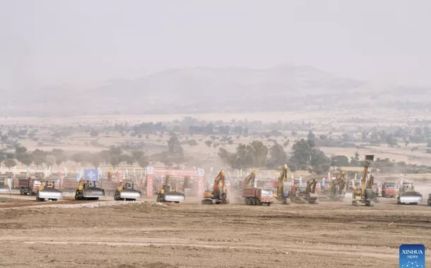 Esta foto, tirada em 10 de janeiro de 2026, mostra o canteiro de obras do Aeroporto Internacional de Bishoftu, próximo à cidade de Bishoftu, no estado de Oromia, na Etiópia.