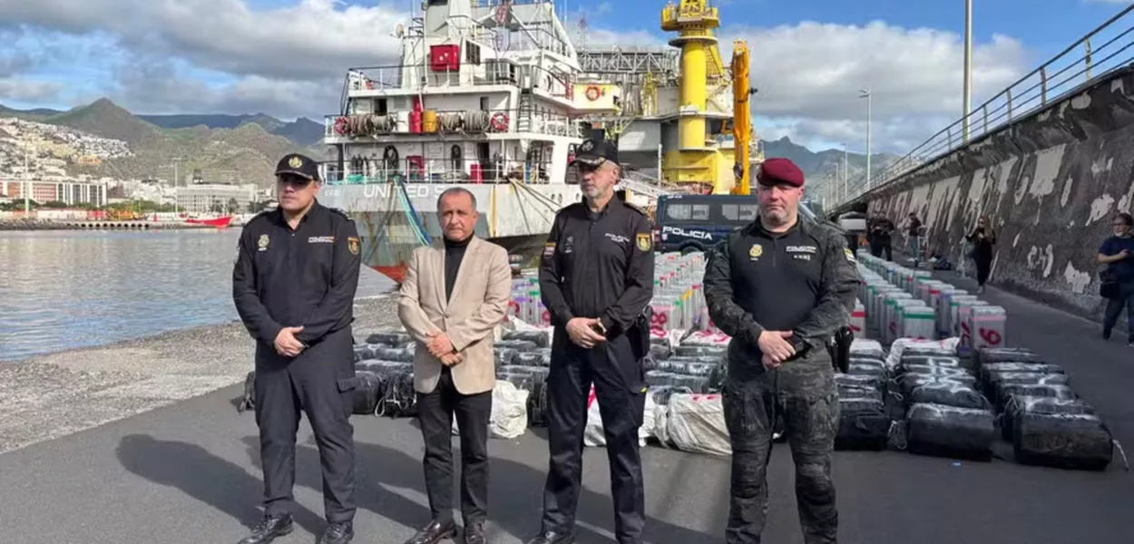 Espanha faz 'maior apreensão de cocaína em alto-mar' em navio cargueiro que partiu do Brasil