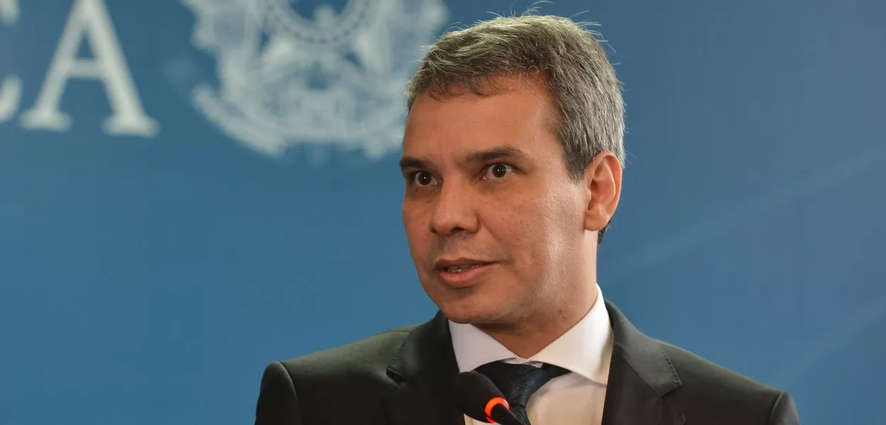 Lula deve nomear advogado da Petrobras para o Ministério da Justiça