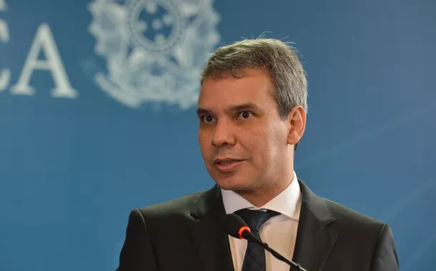 Lula deve nomear advogado da Petrobras para o Ministério da Justiça