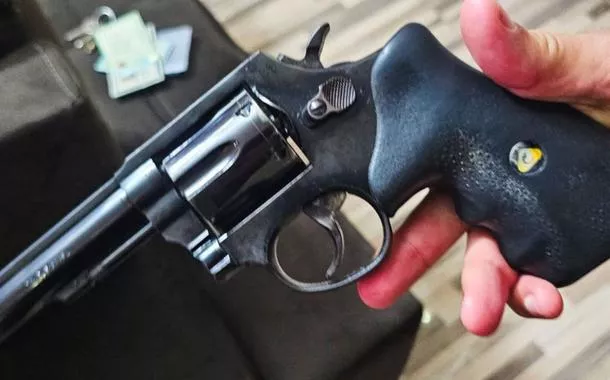 PF apreende carros de luxo, relógios e até arma nas buscas relacionadas a Vorcaro