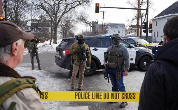 Departamento de Segurança dos EUA confirma que imigrante foi baleado por agente