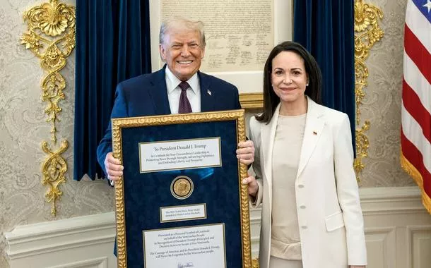 Trump recebe medalha do Nobel de líder da extrema-direita venezuelana na Casa Branca