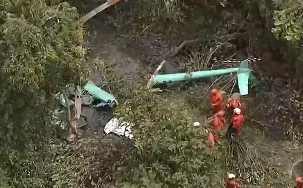 Três pessoas morrem em queda de helicóptero no Rio