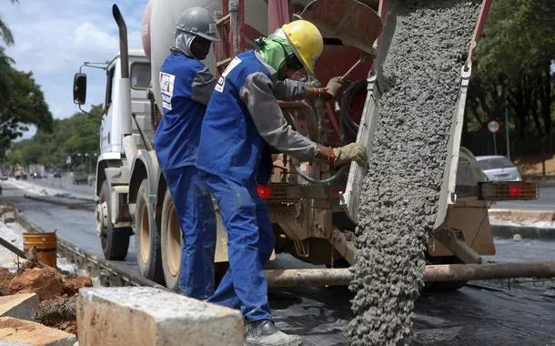 Trabalhadores da construção civil 
REUTERS/Washington Alves/Arquivo