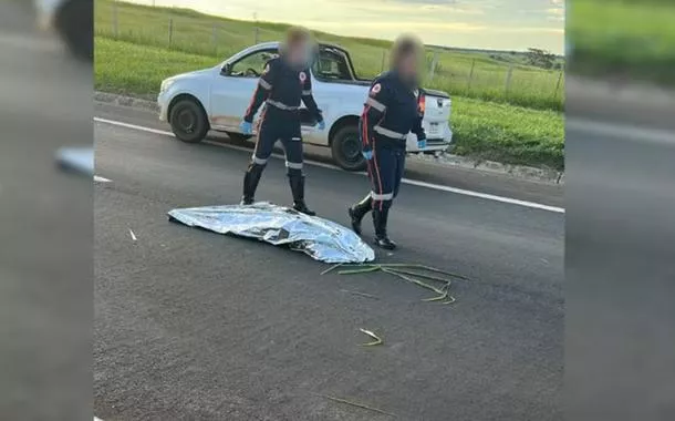 Médica do Samu que declarou morte por engano de mulher atropelada em rodovia é afastada