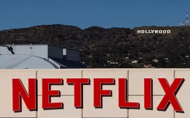 Netflix decide pagar integralmente em dinheiro pela Warner Bros