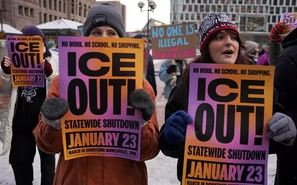 Italianos vão às ruas contra presença do ICE nos Jogos de Inverno