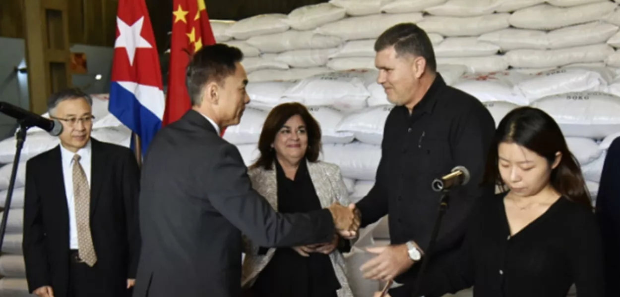 China faz doação alimentar a Cuba 