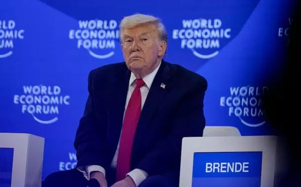 'Teremos acesso militar total à Groenlândia', afirma Trump