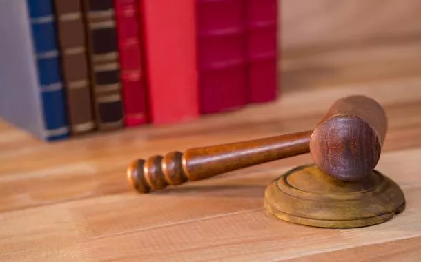 Quando o direito existe no papel, mas não na prática