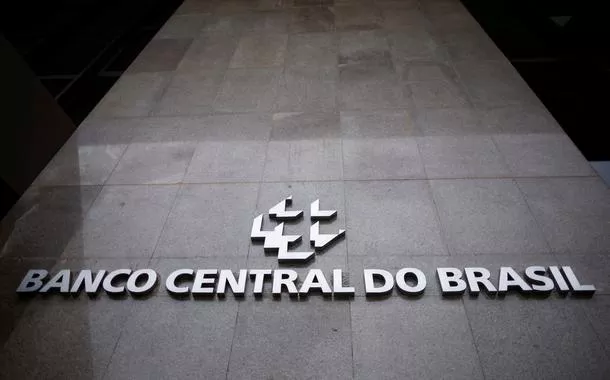 Banco Central deve iniciar cortes de juros em março, avaliam economistas