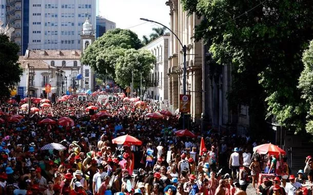 Bares e restaurantes projetam alta no faturamento durante o Carnaval