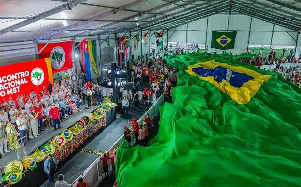 ‘O agro produz para exportar, e não para a gente comer’, diz Lula