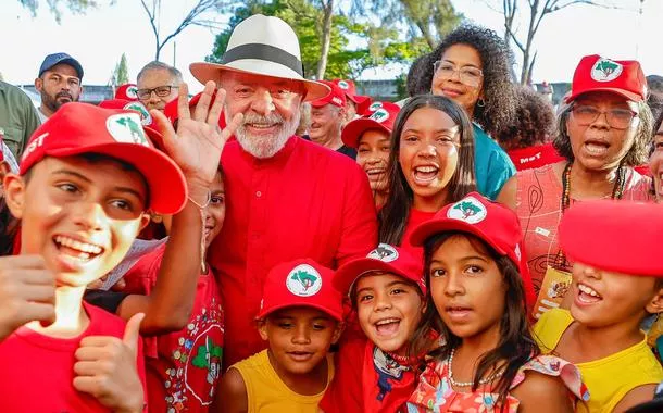 23.01.2026 - Presidente da República, Luiz Inácio Lula da Silva, durante a sessão de encerramento do 14.º Encontro Nacional do Movimento dos Trabalhadores Rurais Sem Terra (MST). Parque de Exposições Agropecuárias. Salvador (BA) - Brasil