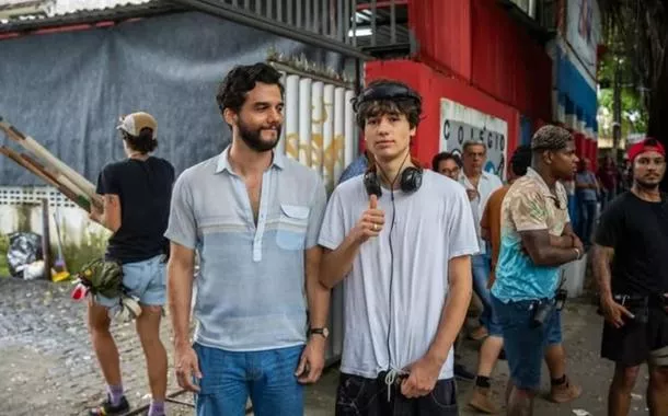 Filho de Wagner Moura rebate fake news sobre apoio a Trump