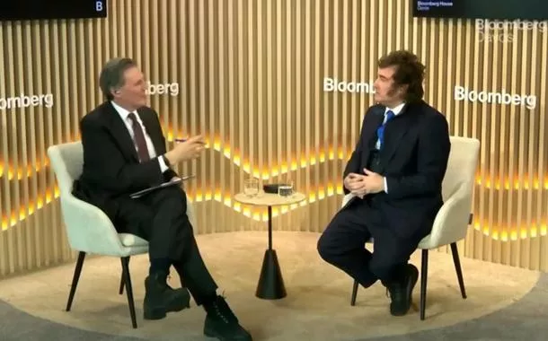 Milei rebaixa a Argentina e insulta o presidente Lula