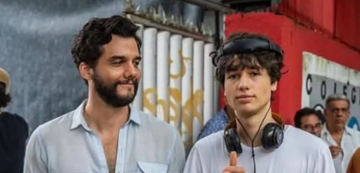 Bem Moura ao lado do pai, o ator Wagner Moura