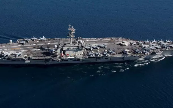 Porta-aviões Abraham Lincoln chega ao Oriente Médio e reforça presença militar dos EUA na região