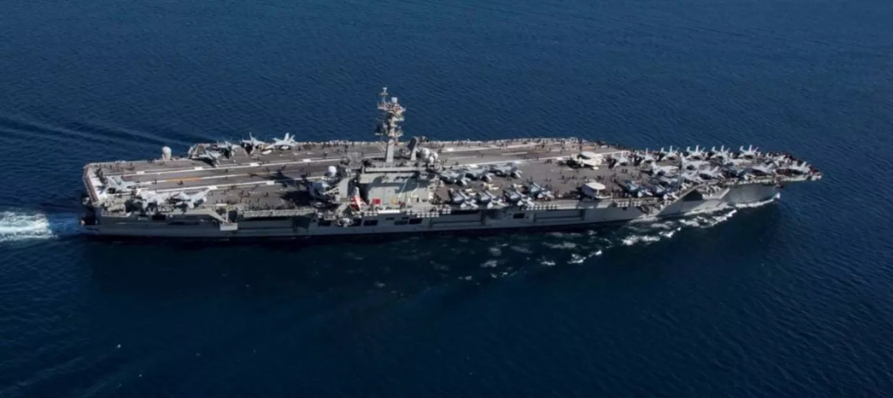 Porta-aviões Abraham Lincoln
